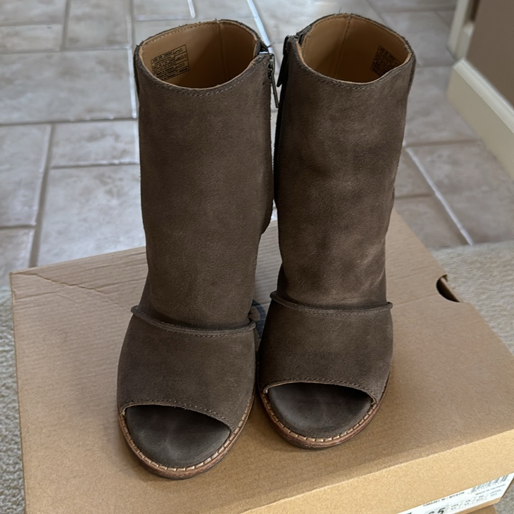 UGG Valencia Peep Toe Women's Boots -